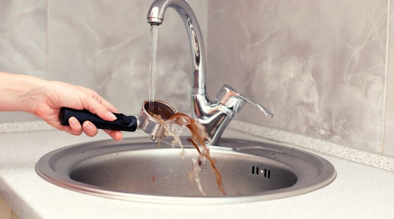 can you put coffee grounds down the sink